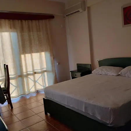 Dalila Studio Free Parking And 3 Minutes Far Away From Sea * Vlorë